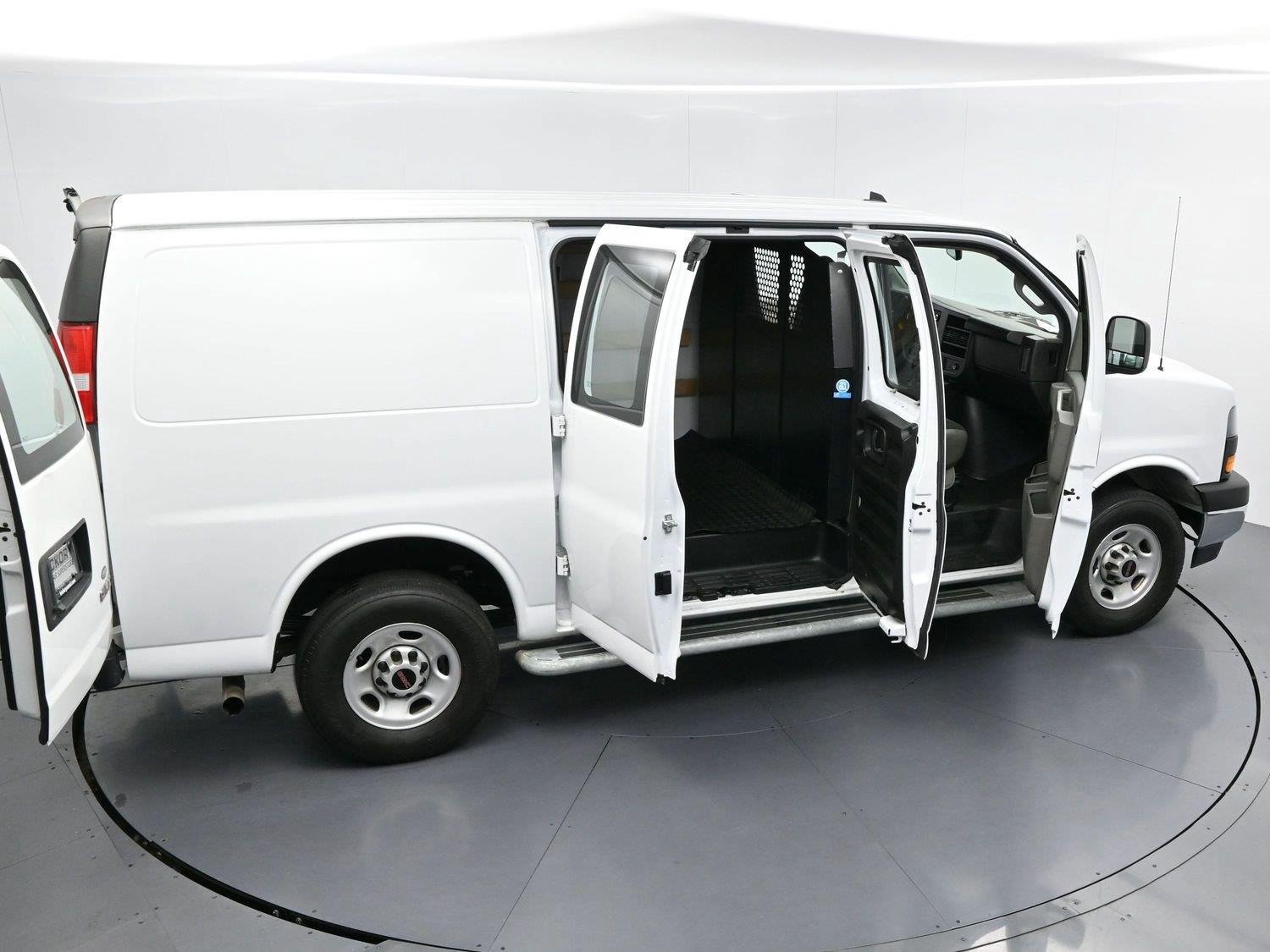 Used 2024 GMC Savana 2500 w/ Driver Convenience Package RWD image 32