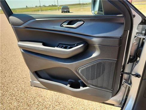 New 2025 Jeep Grand Cherokee L Laredo w/ Luxury Tech Group I image 12