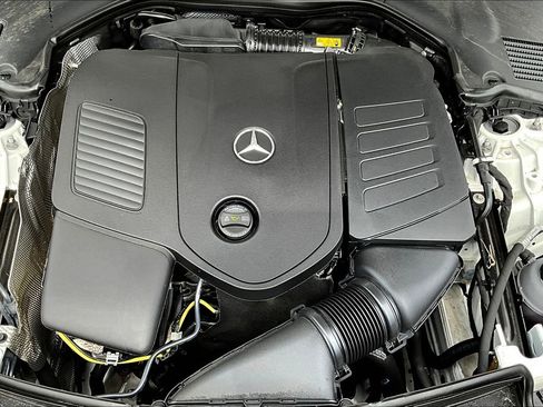 Used 2025 Mercedes-Benz C 300 4MATIC Sedan image 34
