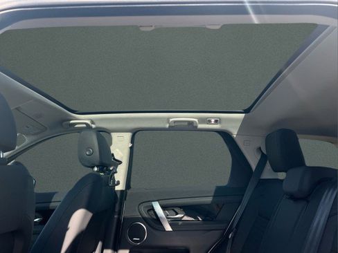 Used 2025 Land Rover Discovery Sport S image 17