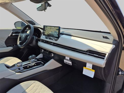 New 2025 Mitsubishi Outlander SEL image 25