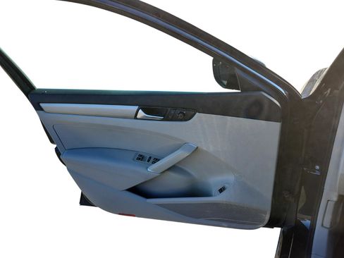 Used 2022 Volkswagen Passat 2.0T SE image 20