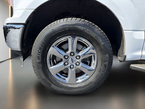 Used 2019 Ford F150 XLT w/ Equipment Group 302A Luxury AWD/4WD image 9