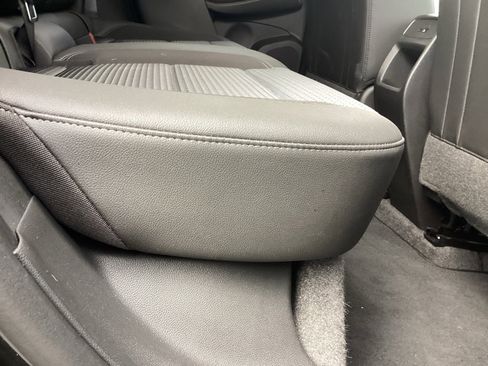 Used 2025 Chevrolet Trax LT w/ LT Convenience Package image 20