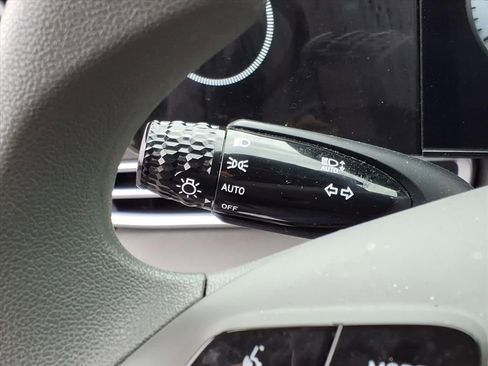 Certified 2024 Hyundai Elantra SEL image 17