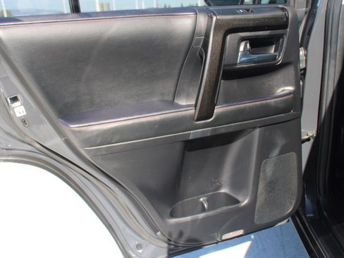 Certified 2024 Toyota 4Runner TRD Off-Road Premium w/ Moonroof Package AWD/4WD image 14