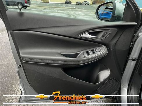 Used 2025 Buick Encore GX Preferred AWD/4WD image 9