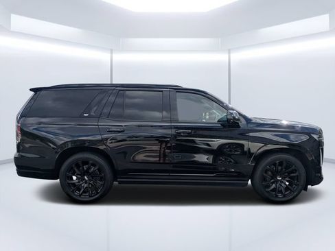 Used 2021 Cadillac Escalade Sport w/ LPO, ONYX Package AWD/4WD image 2