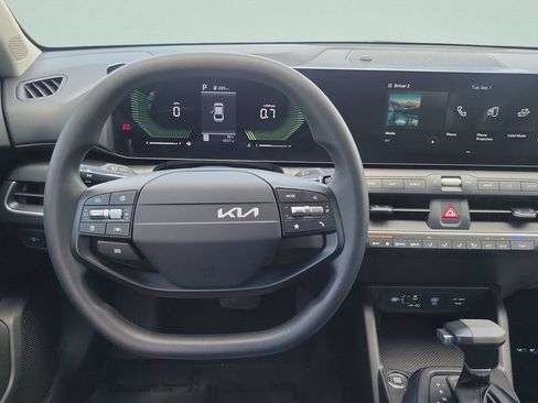 Used 2025 Kia K4 FWD image 12
