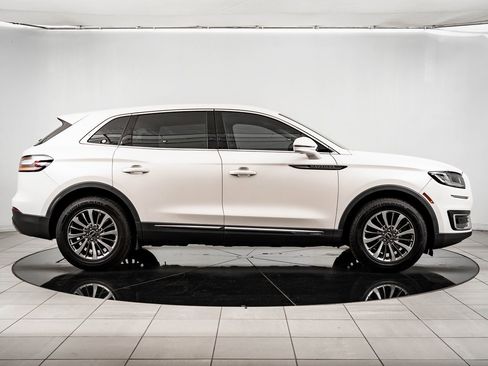 Used 2019 Lincoln Nautilus Select image 6