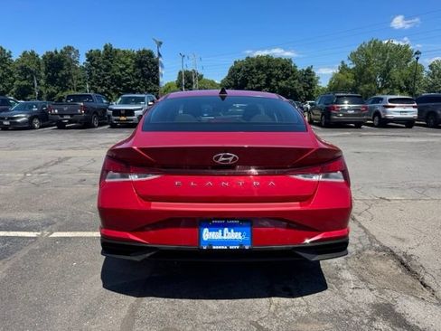 Used 2023 Hyundai Elantra SEL FWD image 3