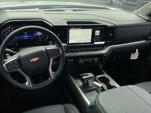 Used 2025 Chevrolet Silverado 1500 LTZ image 18