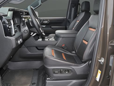 Used 2023 GMC Sierra 1500 AT4 w/ Technology Package AWD/4WD image 17