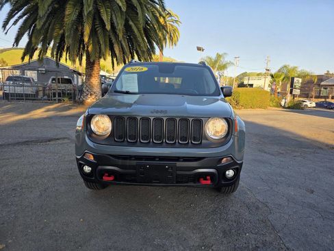 Used 2016 Jeep Renegade Trailhawk image 2