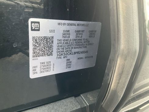 Used 2023 GMC Yukon AT4 w/ AT4 Premium Plus Package AWD/4WD image 18