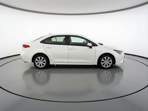 Used 2025 Toyota Corolla LE FWD image 11