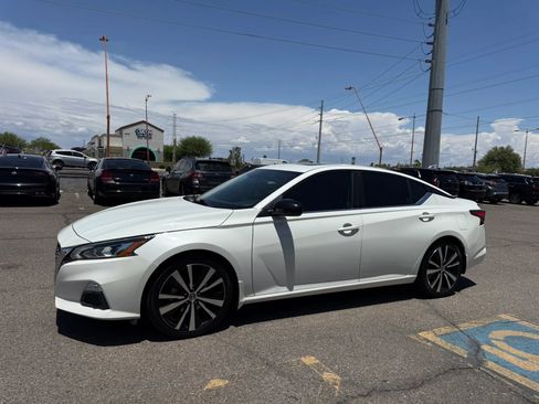 Used 2021 Nissan Altima 2.5 SR w/ SR Premium Package FWD image 5