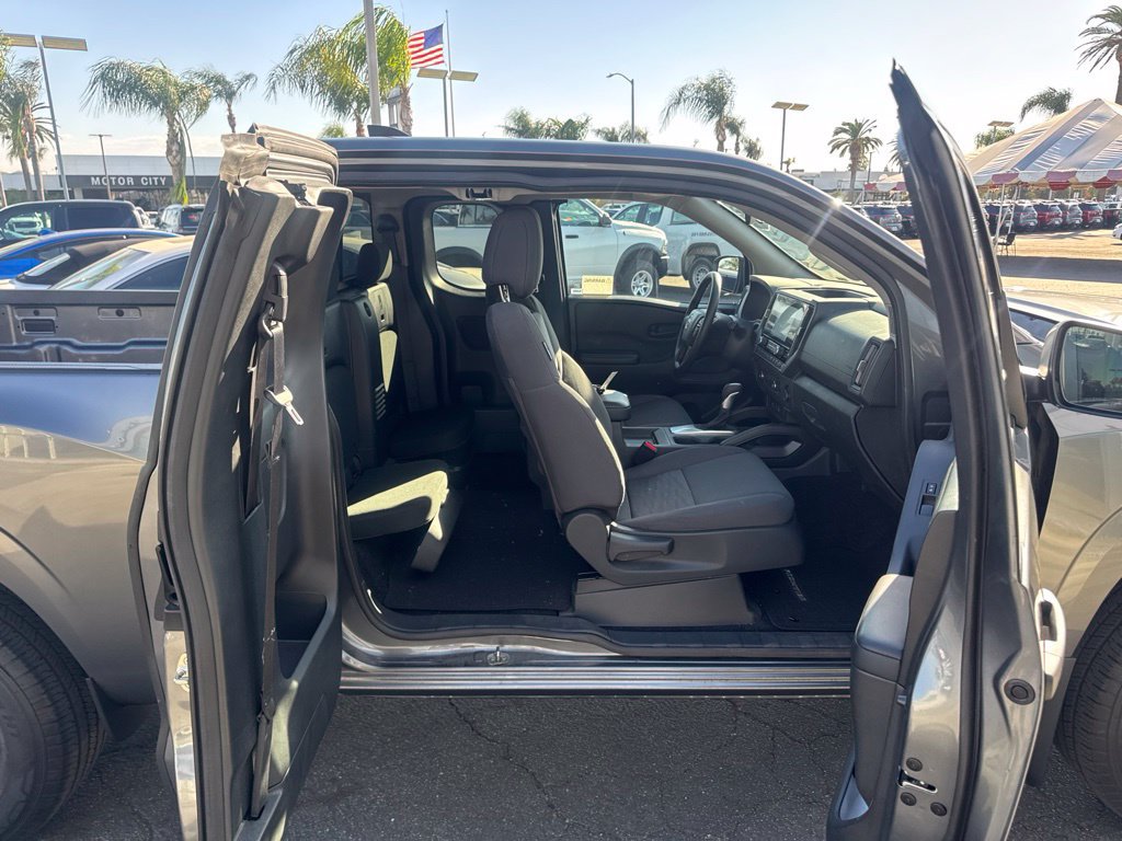 Used 2025 Nissan Frontier S RWD image 9