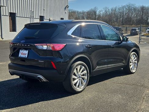 Used 2022 Ford Escape Titanium w/ Titanium Elite Package AWD/4WD image 6