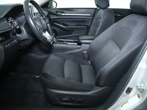 Used 2021 Nissan Altima 2.5 SV w/ SV Premium Package image 18