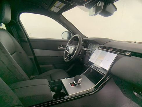 Certified 2025 Land Rover Range Rover Velar S image 38