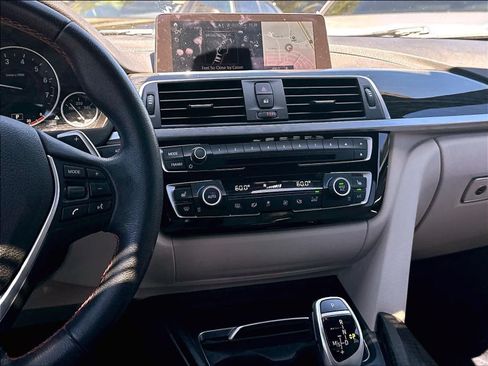 Used 2018 BMW 330i Sedan RWD image 12