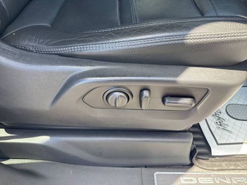 Used 2020 GMC Sierra 1500 Denali w/ Denali Ultimate Package AWD/4WD image 29