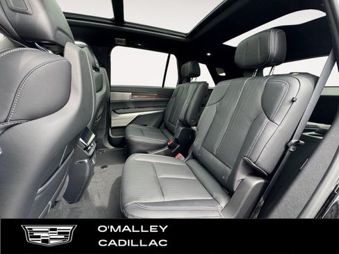 New 2026 Cadillac Vistiq Luxury w/ LPO, Floor Liner Package AWD/4WD image 11
