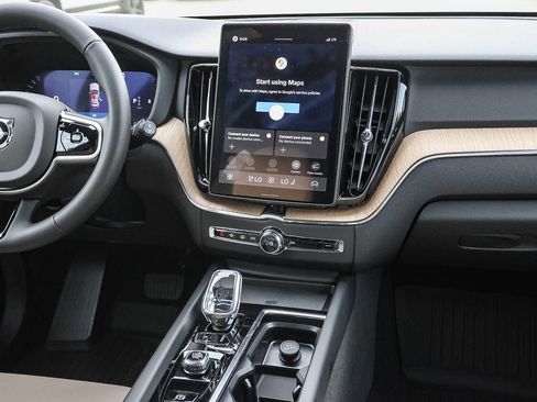 New 2027 Volvo XC60 B5 Plus AWD/4WD image 23