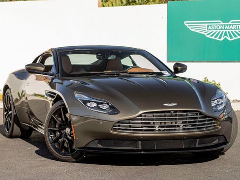 Used 2017 Aston Martin DB11 V12 RWD image 1