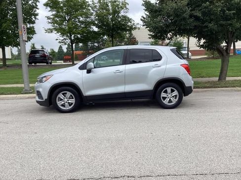 Used 2020 Chevrolet Trax LS w/ Tint and Cruise Package FWD image 5