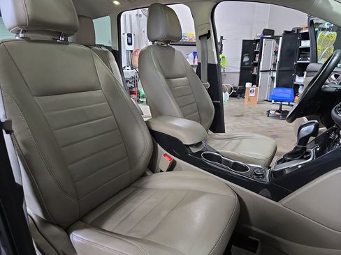 Used 2014 Ford Escape Titanium FWD image 10