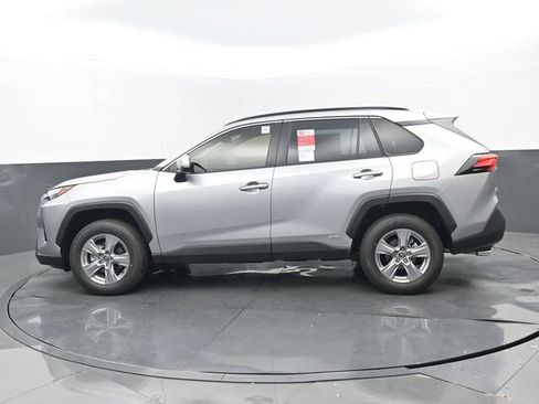 Used 2025 Toyota RAV4 XLE image 21
