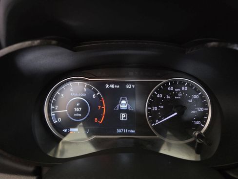 Used 2021 Nissan Versa SR image 12