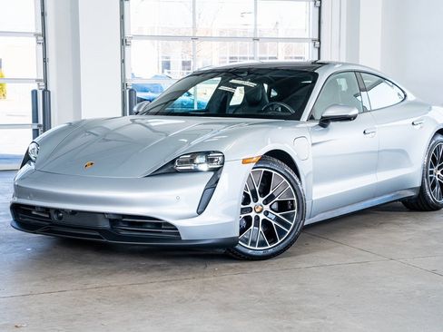 Used 2024 Porsche Taycan image 2