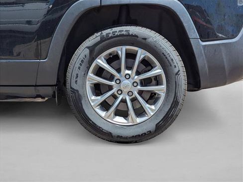Used 2020 Jeep Cherokee Latitude Plus AWD/4WD image 9