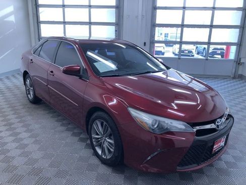 Used 2015 Toyota Camry SE image 34