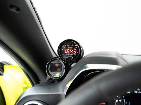 Used 2021 Chevrolet Camaro ZL1 RWD image 33
