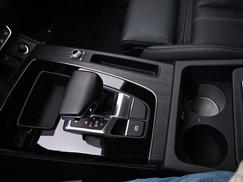 Used 2022 Audi Q5 e Prestige image 32