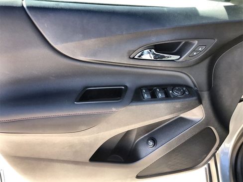 Used 2023 Chevrolet Equinox RS image 14