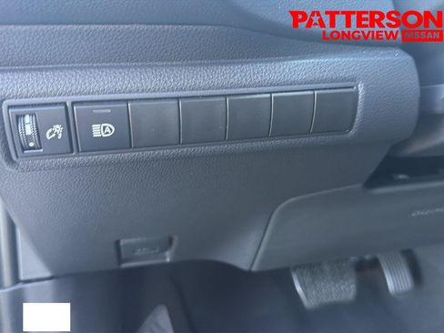 Used 2025 Toyota Corolla LE FWD image 7