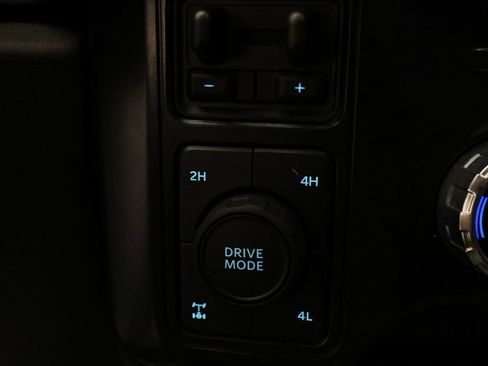 Used 2025 Ford F250 Platinum AWD/4WD image 25