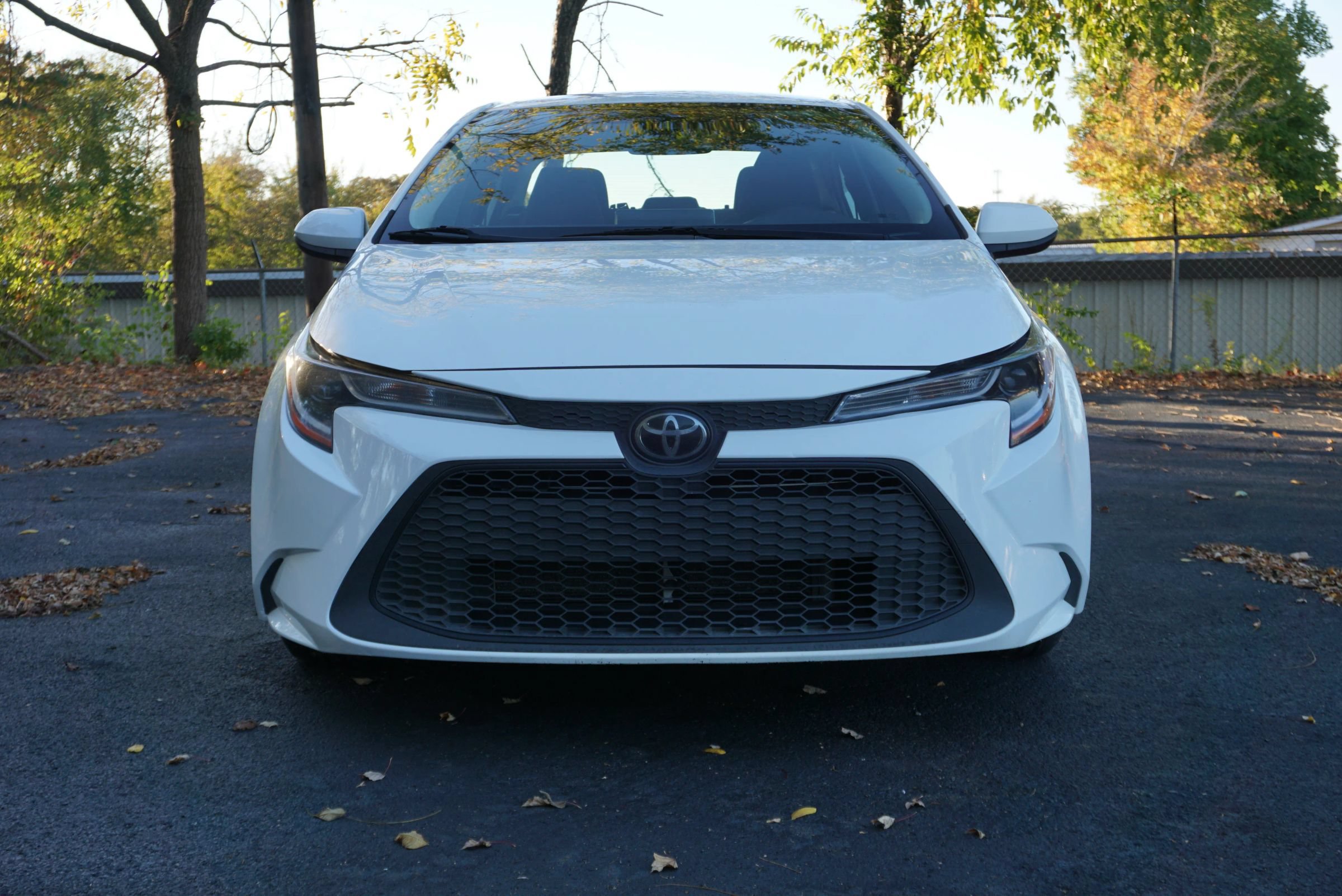 Used 2021 Toyota Corolla LE FWD image 2