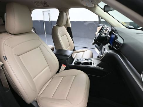 Used 2022 Ford Explorer XLT AWD/4WD image 52