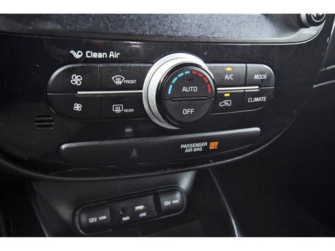 Used 2018 Kia Soul ! image 25