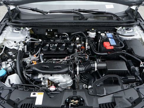 Used 2025 Honda Accord SE image 11