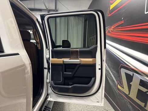 Used 2022 Ford F250 Lariat w/ Lariat Ultimate Package image 25