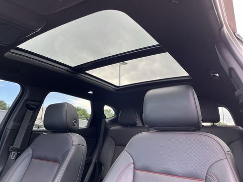 Used 2021 Chevrolet Blazer RS w/ Enhanced Convenience Package image 11