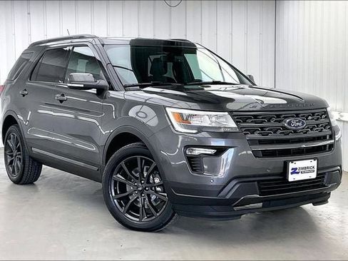 Used 2019 Ford Explorer XLT w/ Equipment Group 202A AWD/4WD image 1