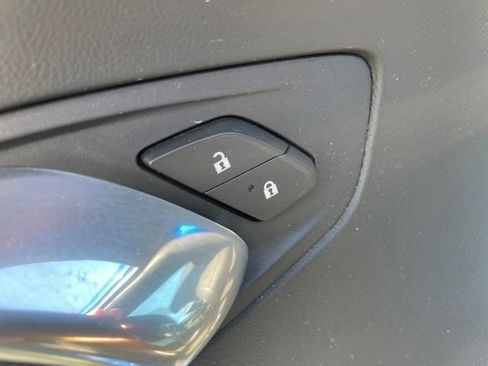 Used 2017 Chevrolet Camaro SS RWD image 14